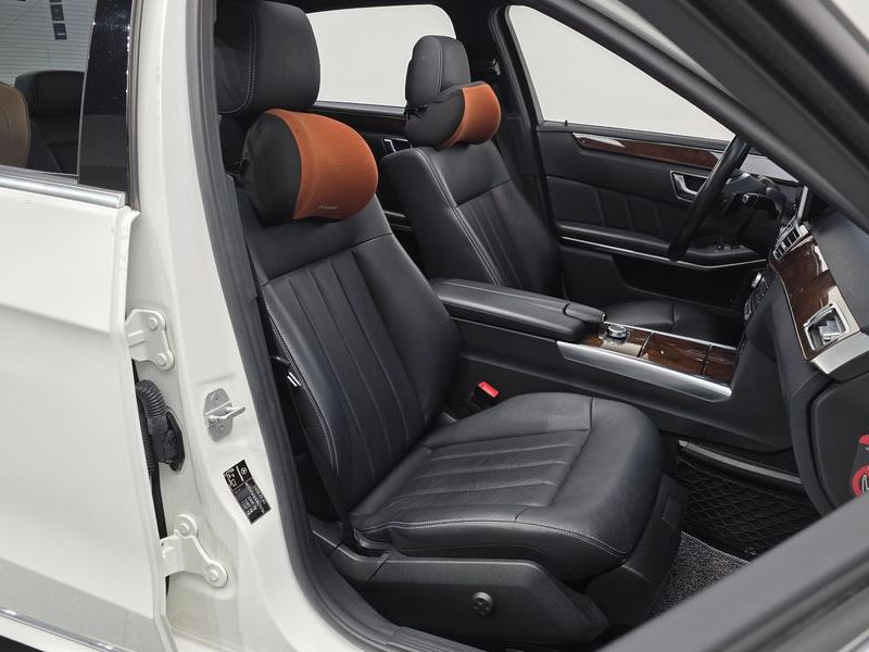 2016 Mercedes-Benz E-Class E300 Elegance photo 10