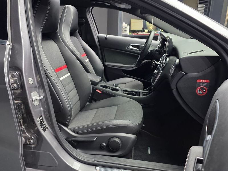 2015 Mercedes-Benz A-Class A180 CDI Style photo 11