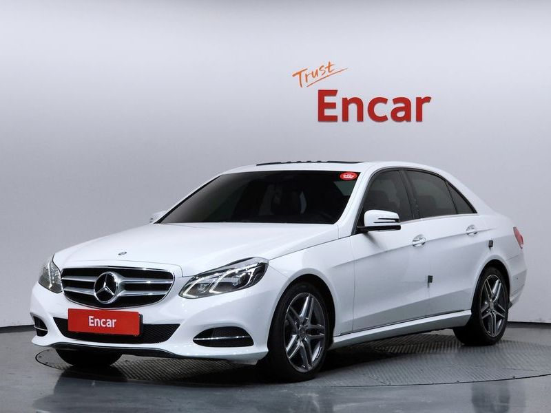 2016 Mercedes-Benz E-Class E250 BlueTec 4MATIC AV photo 1