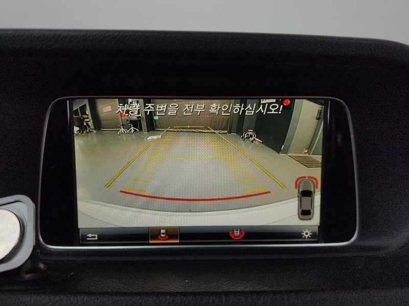 2016 Mercedes-Benz E-Class E250 BlueTec 4MATIC AV photo 16