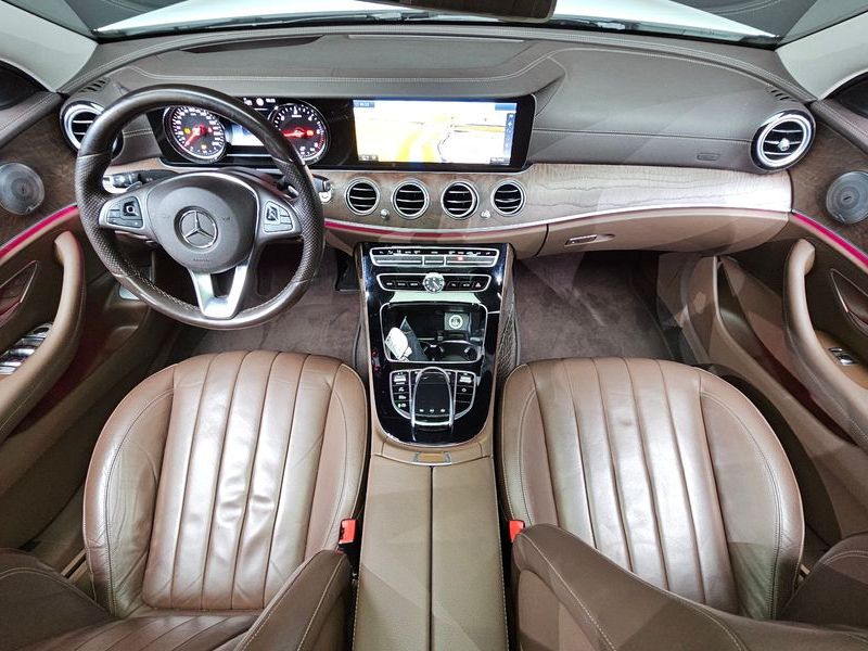 2017 Mercedes-Benz E-Class E220d Exclusive photo 7