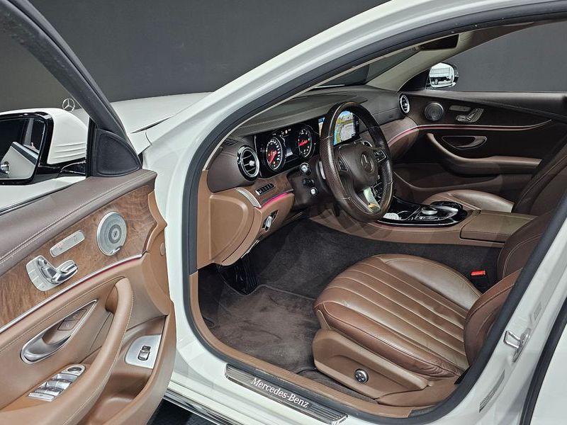 2017 Mercedes-Benz E-Class E220d Exclusive photo 10