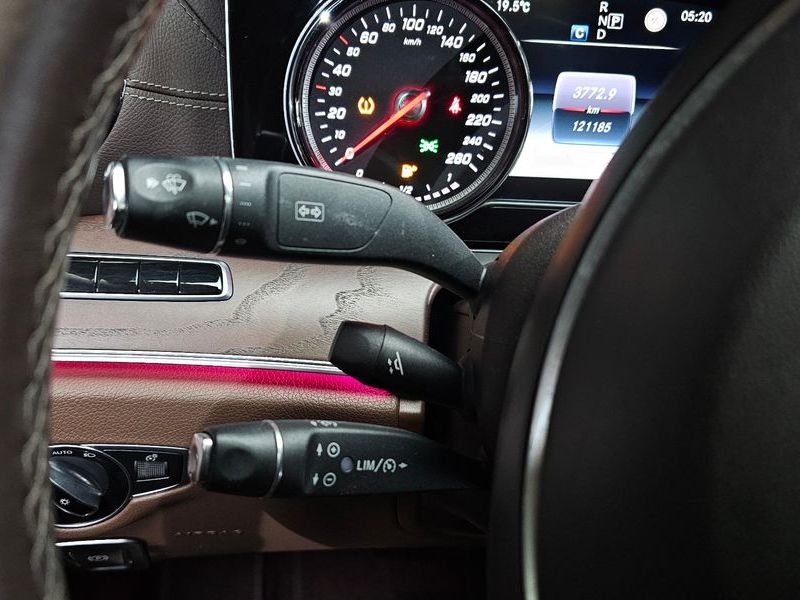 2017 Mercedes-Benz E-Class E220d Exclusive photo 13