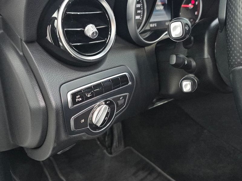 2015 Mercedes-Benz C-Class C220 BlueTEC Avantgarde photo 16