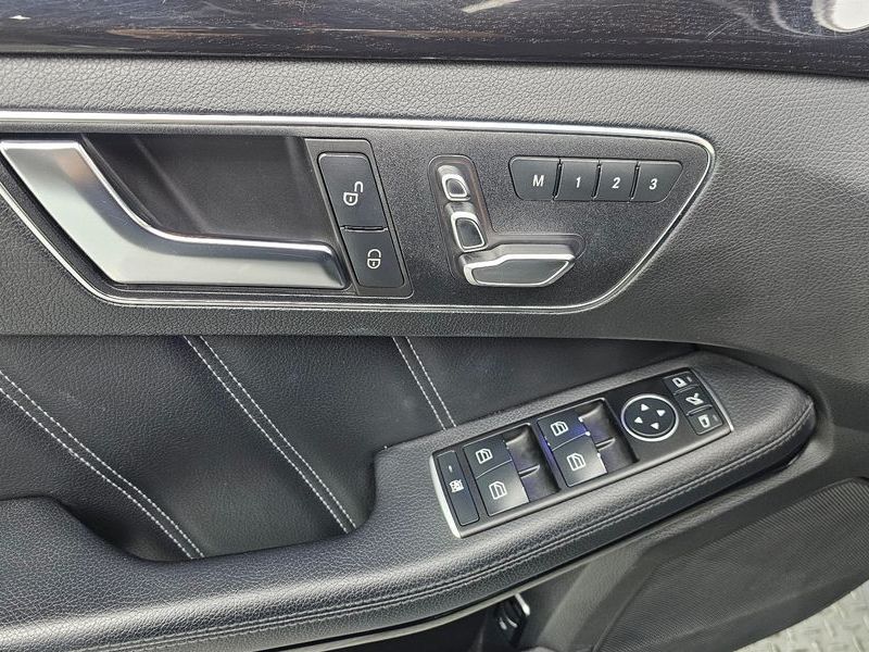 2016 Mercedes-Benz E-Class E220 Bluetec Avantgarde photo 20