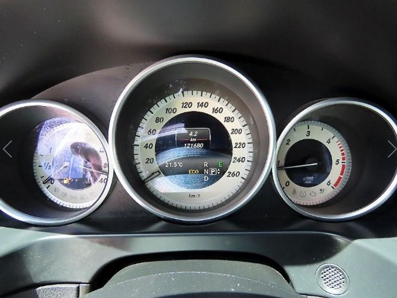 2016 Mercedes-Benz E-Class E220 CDI Avantgarde photo 9