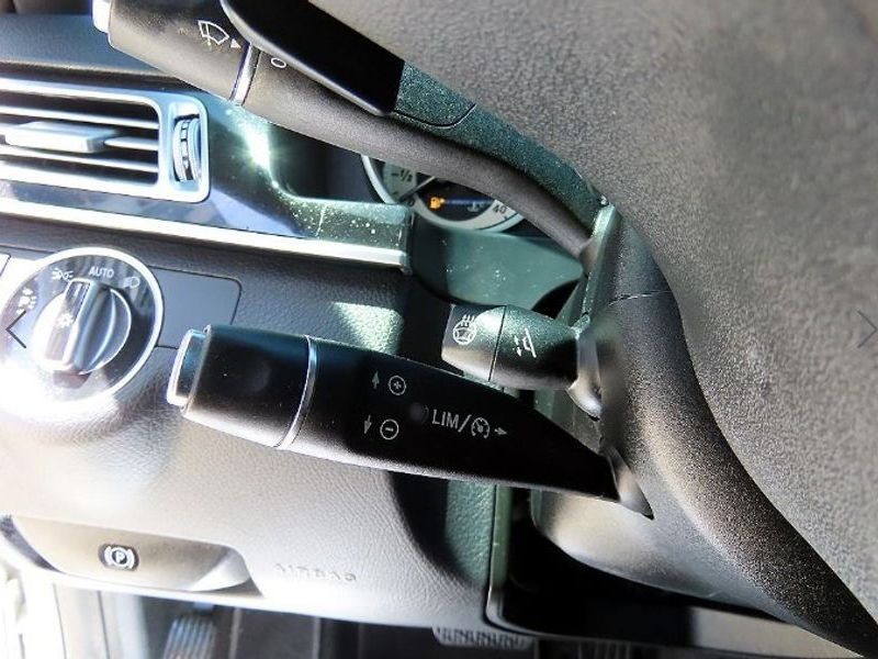 2016 Mercedes-Benz E-Class E220 CDI Avantgarde photo 12