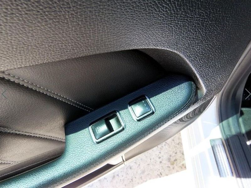 2016 Mercedes-Benz E-Class E220 CDI Avantgarde photo 17