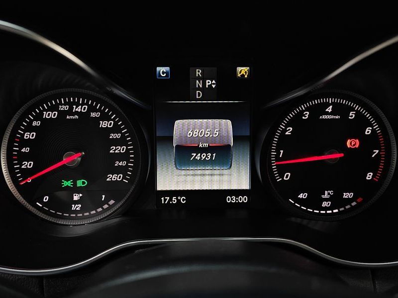 2017 Mercedes-Benz C-Class C200 AMG Line photo 8