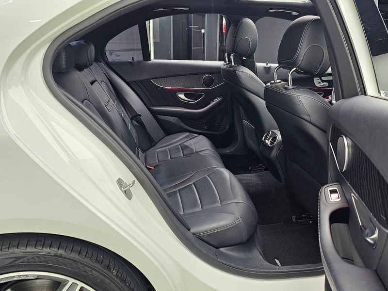 2017 Mercedes-Benz C-Class C200 AMG Line photo 12