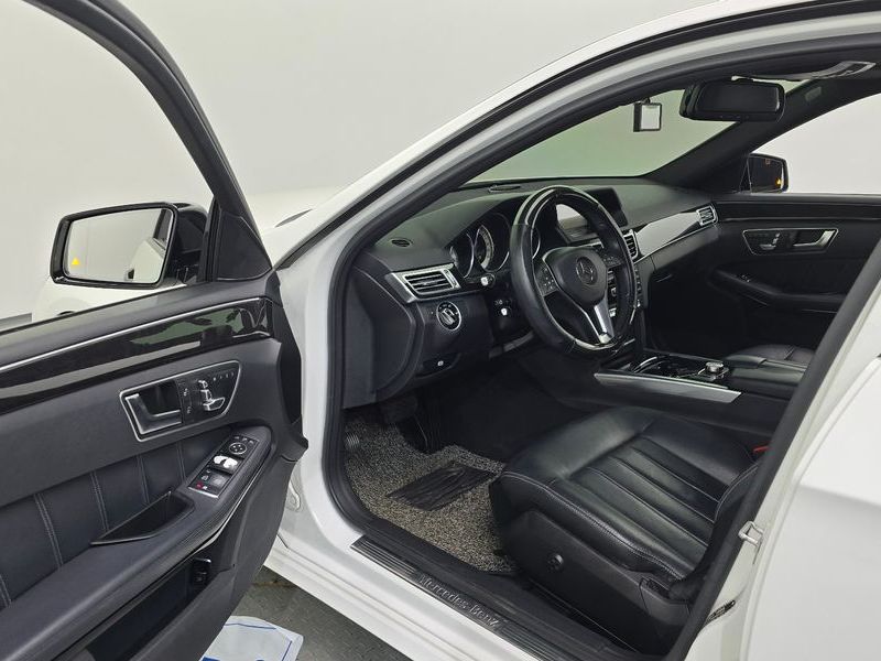 2015 Mercedes-Benz E-Class E220 Bluetec Avantgarde Sport photo 10