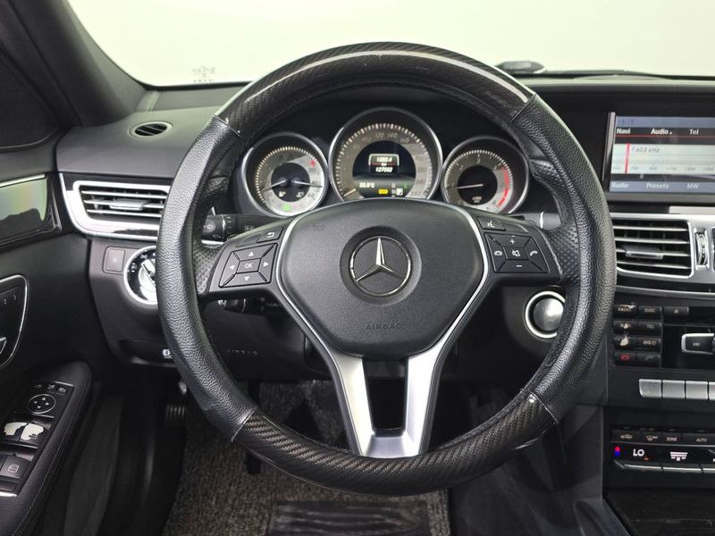 2015 Mercedes-Benz E-Class E220 Bluetec Avantgarde Sport photo 13