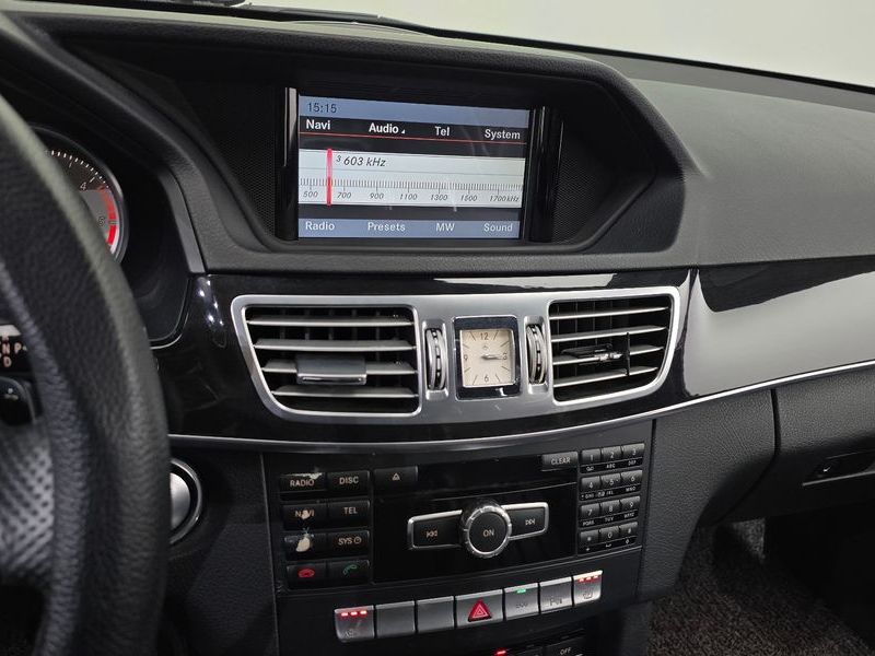 2015 Mercedes-Benz E-Class E220 Bluetec Avantgarde Sport photo 14