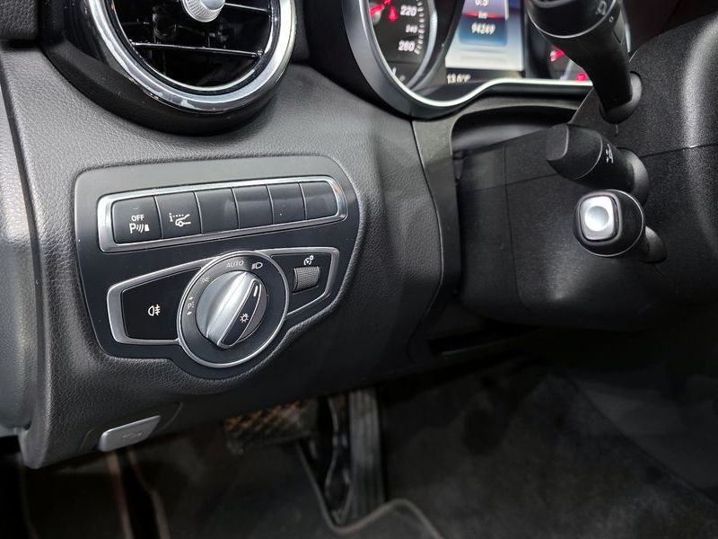 2017 Mercedes-Benz C-Class C220 d Avantgarde photo 16
