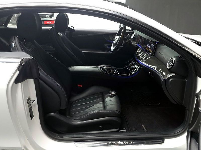 2017 Mercedes-Benz E-Class E400 4MATIC Coupe photo 11