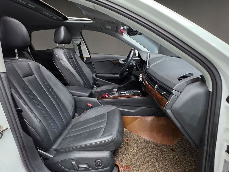 2016 Audi A4 45 TFSI Quattro Premium photo 10