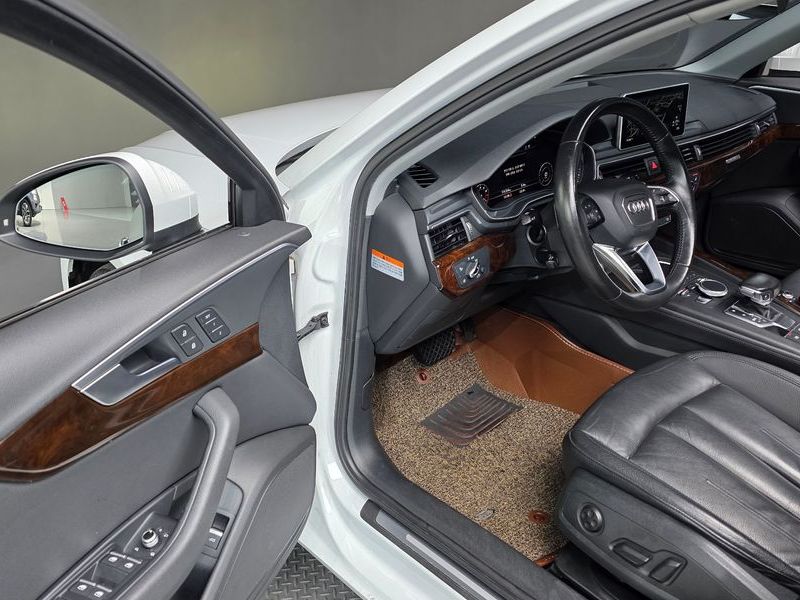 2016 Audi A4 45 TFSI Quattro Premium photo 12