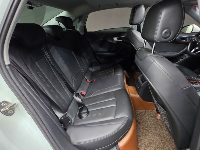 2016 Audi A4 45 TFSI Quattro Premium photo 20