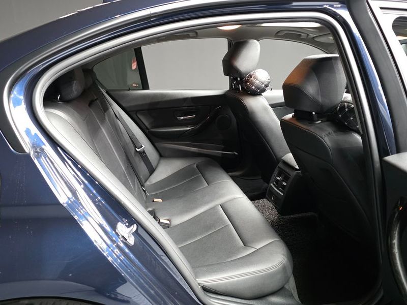 2016 BMW 3 Series 320d photo 12