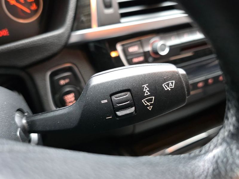 2016 BMW 3 Series 320d photo 18