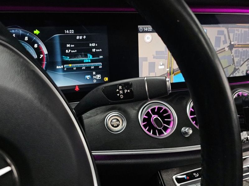 2017 Mercedes-Benz E-Class E300 Avantgarde photo 9
