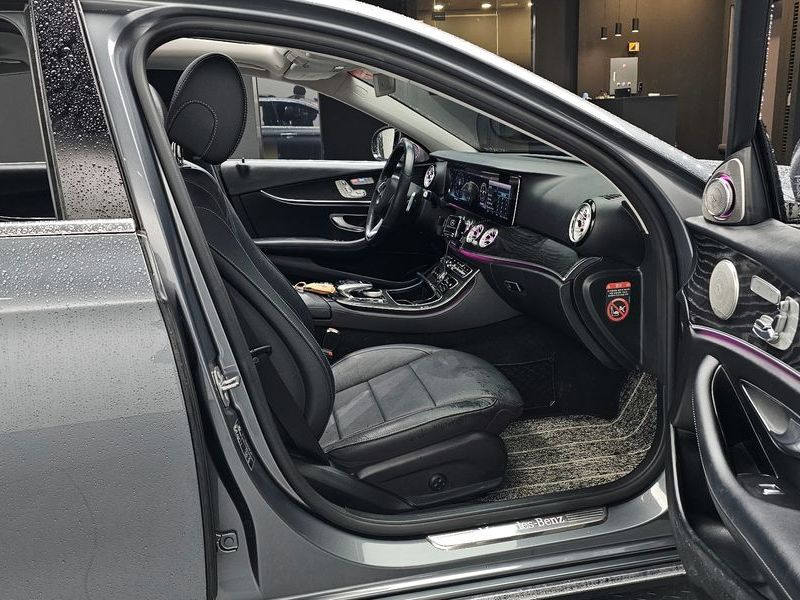 2017 Mercedes-Benz E-Class E300 Avantgarde photo 11