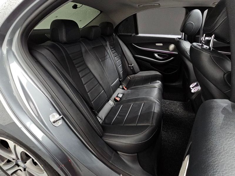 2017 Mercedes-Benz E-Class E300 Avantgarde photo 12
