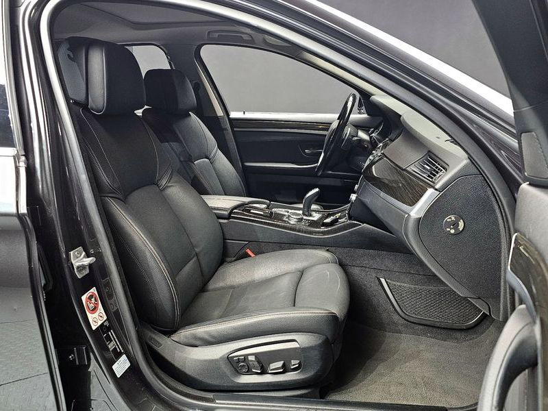 2016 BMW 5 Series 528i Luxury Plus photo 10