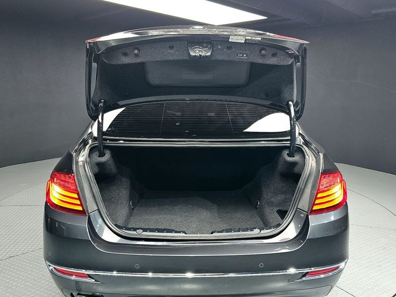 2016 BMW 5 Series 528i Luxury Plus photo 20