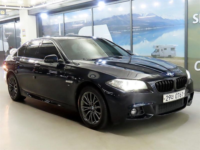 2016 BMW 5 Series 528i M Aero Dynamic photo 1