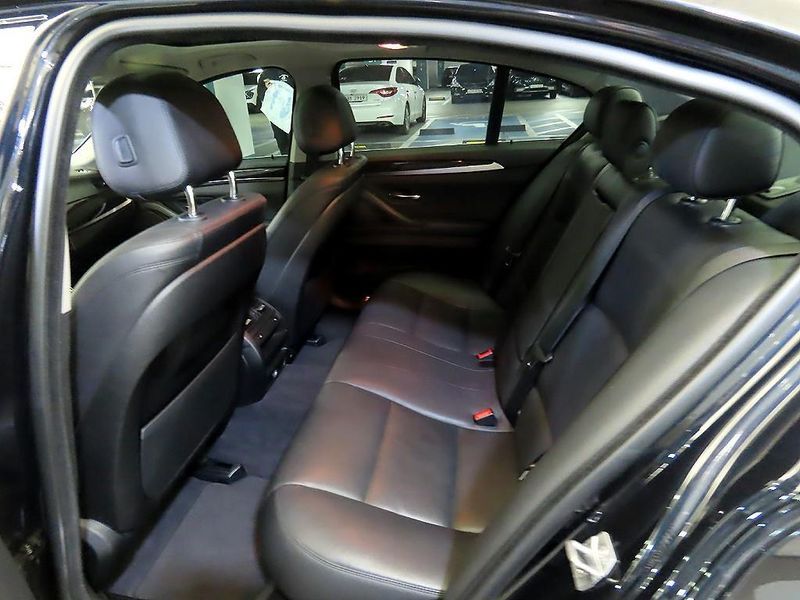 2016 BMW 5 Series 528i M Aero Dynamic photo 7