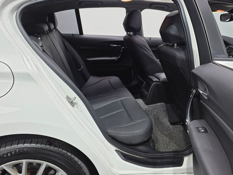 2016 BMW 1시리즈 118d Sport 5Door photo 12