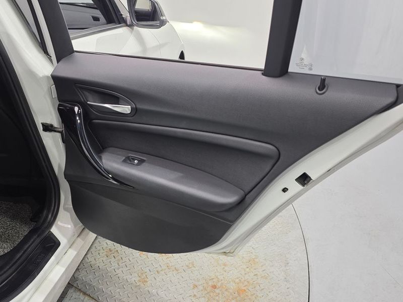 2016 BMW 1시리즈 118d Sport 5Door photo 25