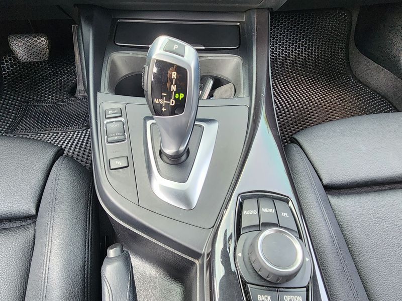 2015 BMW 1시리즈 118d Sport 5Door photo 12