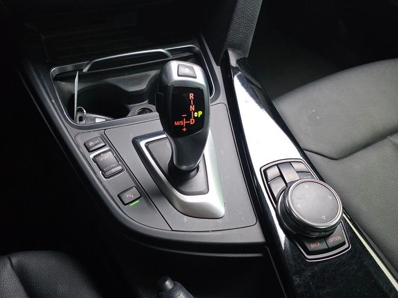 2016 BMW 3 Series 320d photo 9