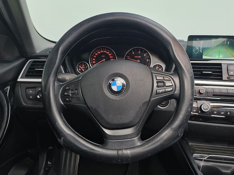 2016 BMW 3 Series 320d photo 13