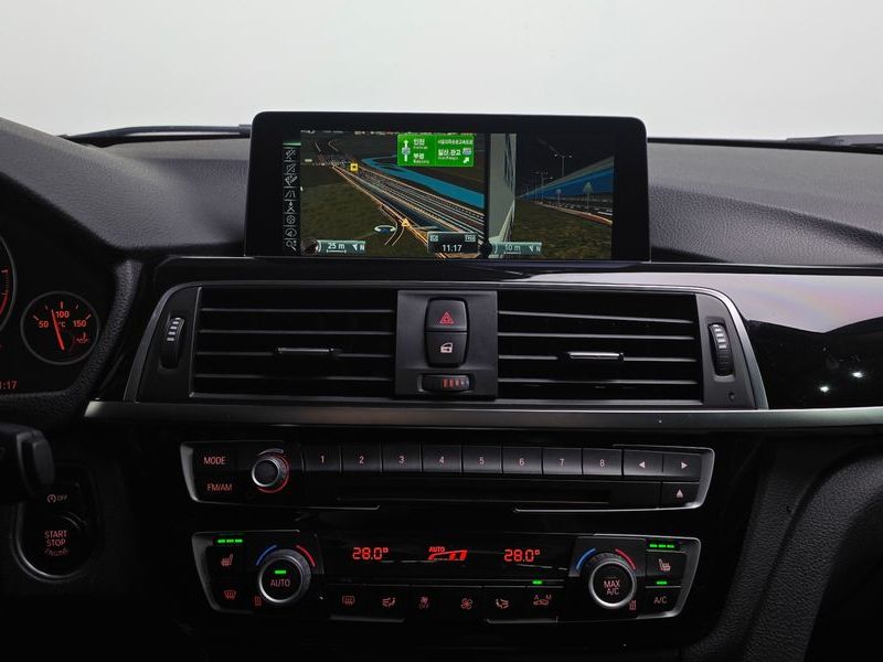 2016 BMW 3 Series 320d photo 14