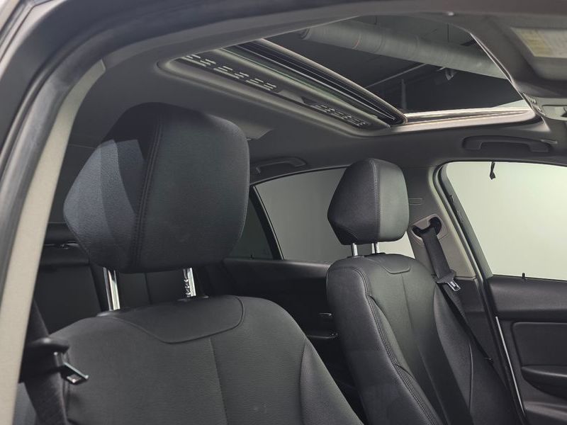 2016 BMW 3 Series 320d photo 18