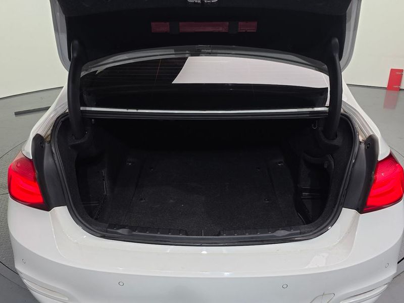 2016 BMW 3 Series 320d photo 20