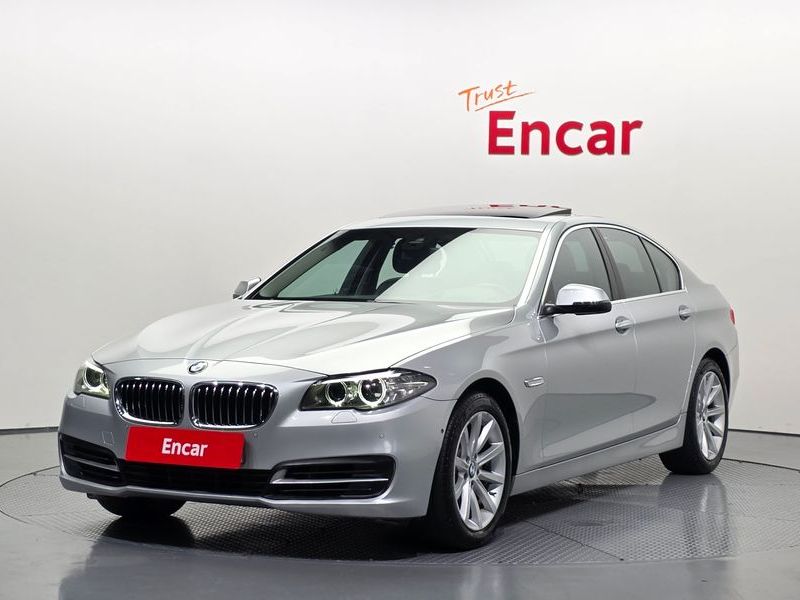 2015 BMW 5 Series 528i photo 1