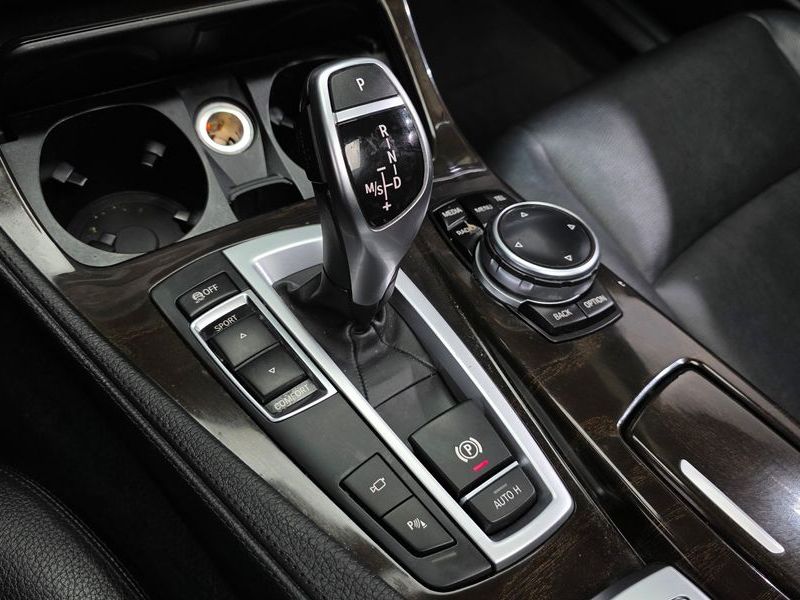 2015 BMW 5 Series 528i photo 9