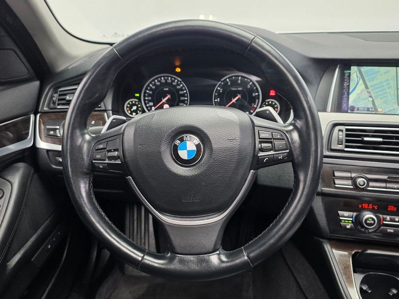 2015 BMW 5 Series 528i photo 13
