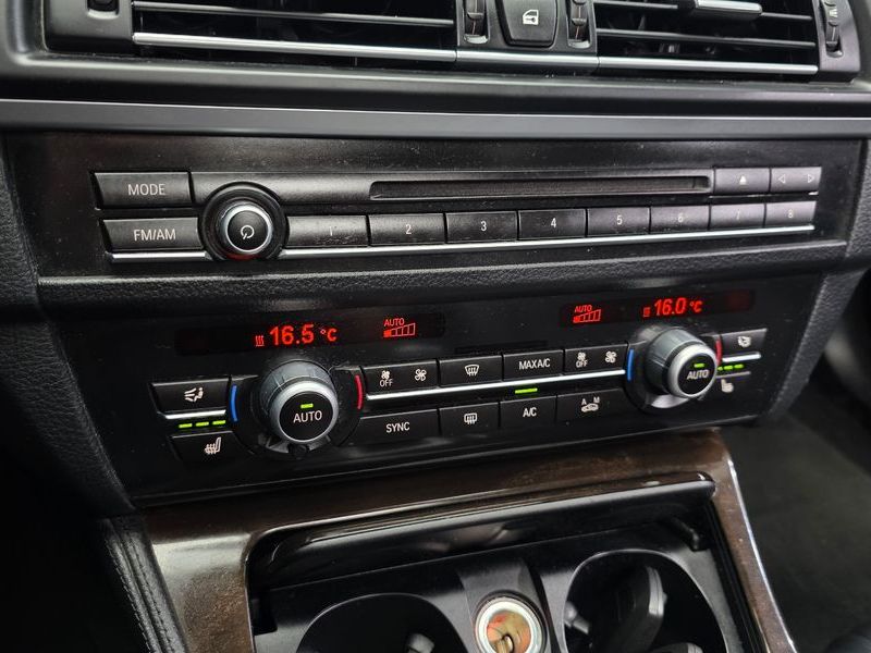 2015 BMW 5 Series 528i photo 16
