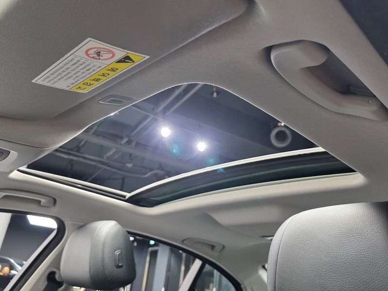 2015 BMW 5 Series 528i photo 19