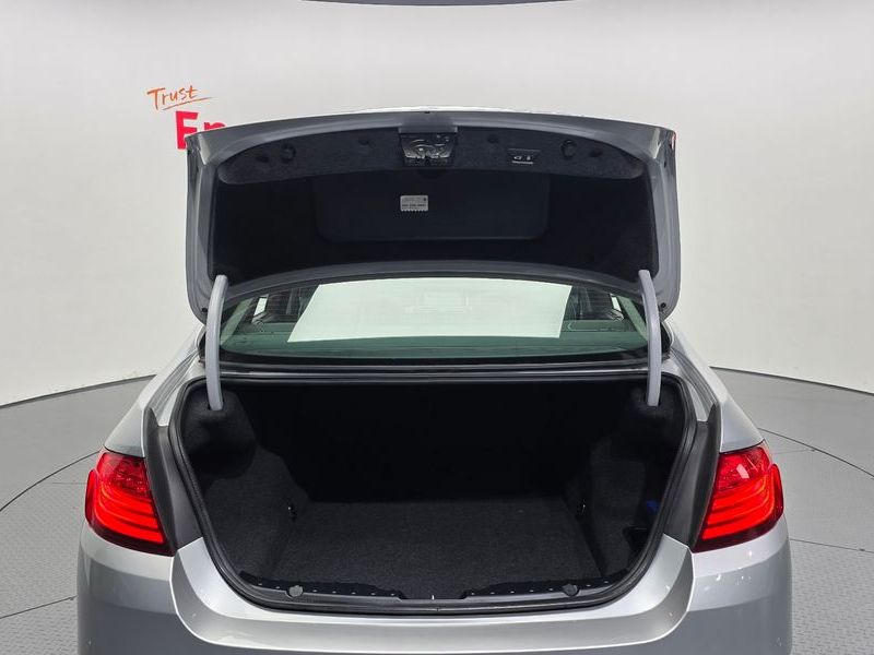 2015 BMW 5 Series 528i photo 20