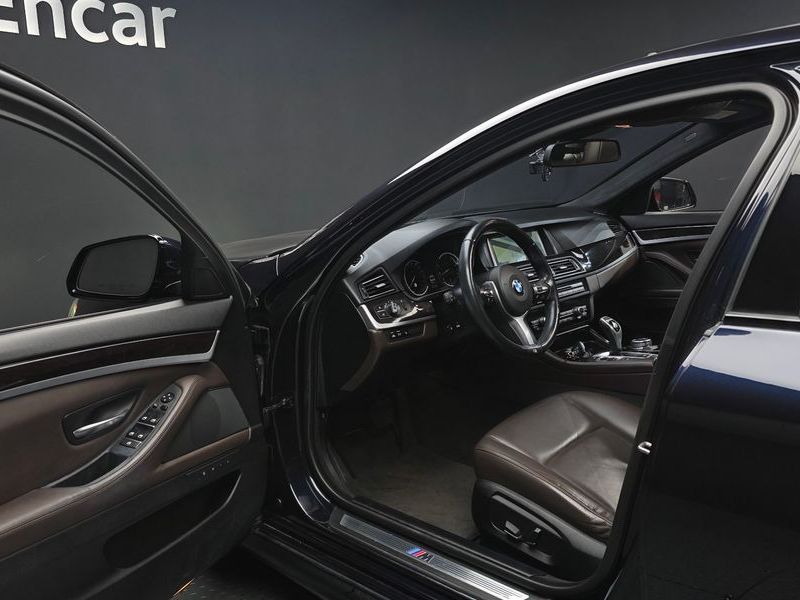 2016 BMW 5 Series 528i xDrive Aero Dynamic Special Edition photo 10