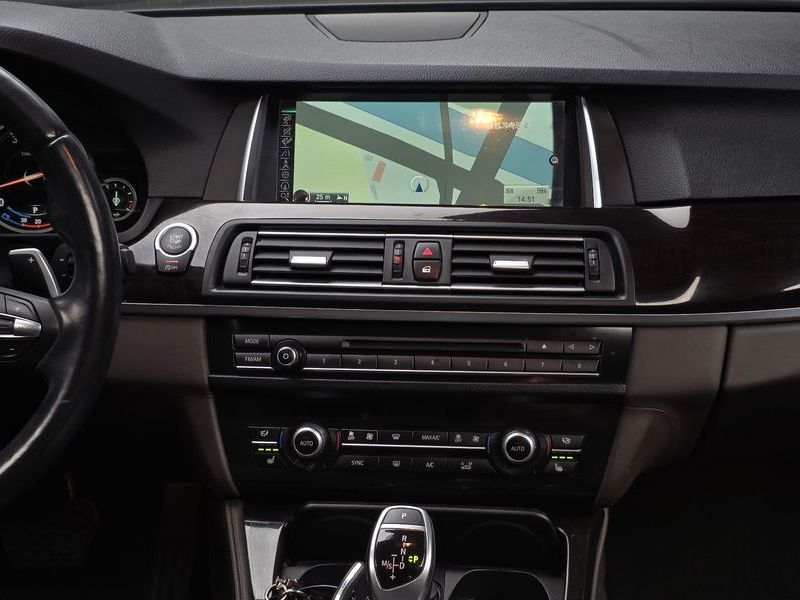 2016 BMW 5 Series 528i xDrive Aero Dynamic Special Edition photo 14