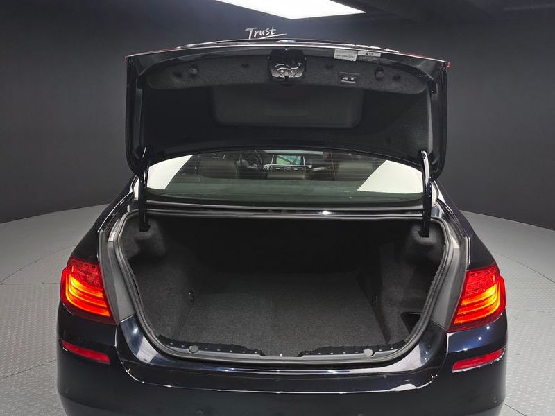 2016 BMW 5 Series 528i xDrive Aero Dynamic Special Edition photo 20