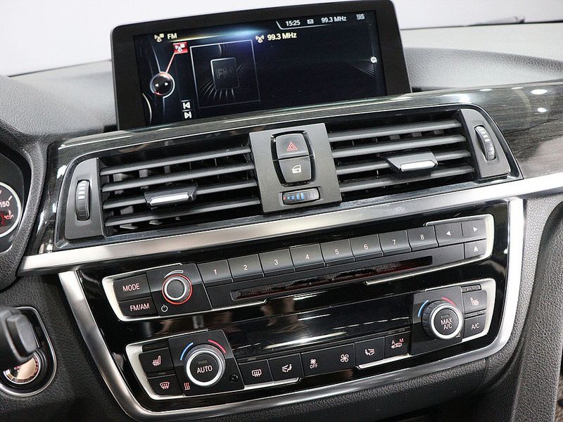 2015 BMW 4 Series 420d Luxury Coupe photo 9