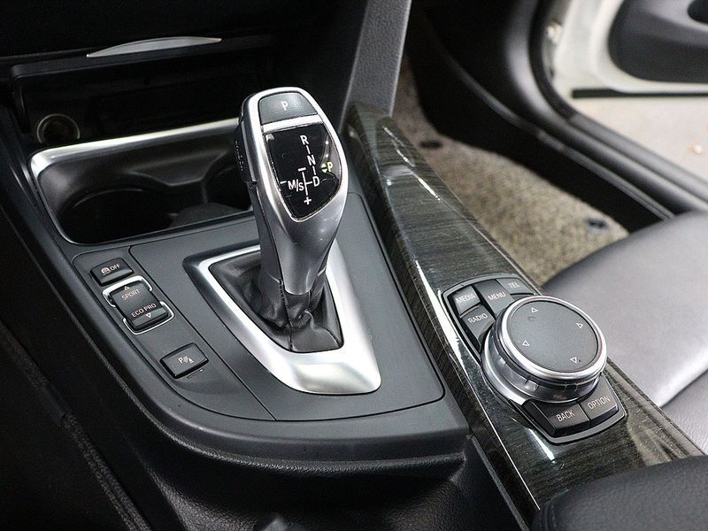 2015 BMW 4 Series 420d Luxury Coupe photo 13